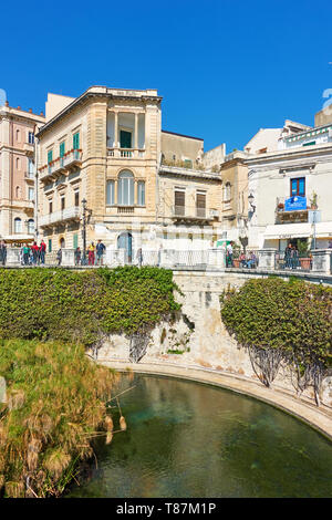 Syracuse, Italie - 17 mars 2019 - Waterfront à Ortigia - la vieille ville de Syracuse Banque D'Images