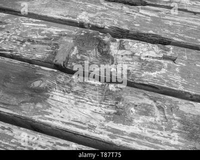 En bois patiné et noueux outdoor table top de texture. B&W version de T87T2P. Banque D'Images