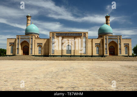 Vue arrière sur la mosquée principale Complexe Imam Hazrati Tachkent (Ouzbékistan). Banque D'Images