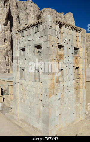 L''ancienne tour Ka'ba-ye Zartosht - Temple du feu zoroastrien, ancienne nécropole de Naqsh-e Rustam, Pars en Iran. Banque D'Images