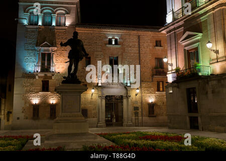 La Casa Cisneros (le plus ancien bâtiment de Madrid) sur la Plaza de la Villa. Madrid, Espagne Banque D'Images