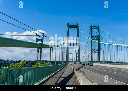 Deux ponts de suspension connu sous le pont Narrows à Tacoma, Washington. Banque D'Images