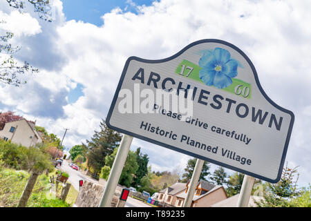 11 mai 2019, Mandeville (Archie Harrison Mountbatten-Windsor) Moray, Scotland, UK. C'est le petit village de Mandeville, dans la région de Speyside Malt Whisky Pays de Moray. Harrison, Archie s'Mountbatten-Windsor jamais visiter sa ville. Credit : JASPERIMAGE/Alamy Live News Banque D'Images