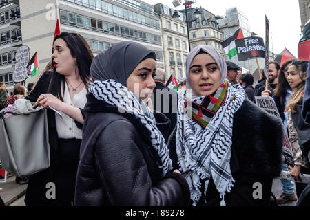 Londres, Royaume-Uni. 11 mai 2019. Des milliers de personnes se rassemblent à mars de la BBC pour un rassemblement à Whitehall quelques jours avant le jour de la Nakba montrant la solidarité avec le peuple palestinien et Israël continue à violation du droit international et des droits de l'homme. La protestation a appelé à mettre fin à l'oppression israélienne et le siège de Gaza et d'une paix juste qui reconnaît les droits des Palestiniens, y compris le droit au retour. Il a encouragé tout le monde à boycotter et se départir d'Israël et de faire un don à l'aide médicale pour la Palestine. Peter Marshall/Alamy Live News Crédit : Peter Marshall/Alamy Live News Banque D'Images