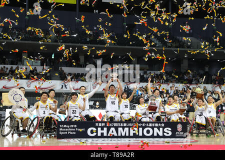 Tokyo, Japon. 12 mai, 2019. AX/Max Miyagi groupe de l'équipe. 12 mai 2019 - Basket-ball en fauteuil roulant : Japon Championnat de basket-ball en fauteuil roulant Coupe de l'empereur soirée de remise des prix au centre sportif de la forêt de Musashino, Tokyo, Japon. Credit : AFLO Co.,Ltd/Alamy Live News Banque D'Images