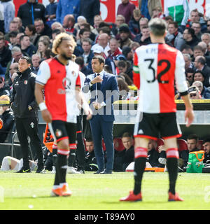 Rotterdam, Pays-Bas. 12 mai, 2019. ROTTERDAM , Pays-Bas , 12-05-2019 , Stade de football De Kuip , néerlandais , Saison 2018/2019 Eredivisie , , Feyenoord - ADO La Haye , Feyenoord entraîneur et coach Giovanni van Bronckhorst (m) pendant le match : Crédit Photos Pro/Alamy Live News Banque D'Images