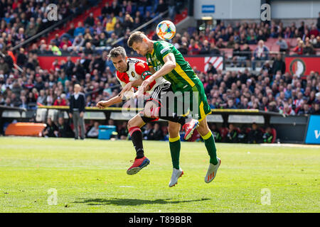 Rotterdam, Pays-Bas. 12 mai, 2019. ROTTERDAM , Pays-Bas , 12-05-2019 , Stade de football De Kuip , néerlandais , Saison 2018/2019 Eredivisie , , Feyenoord - ADO La Haye , Feyenoord player Robin van Persie (l) ADO La Haye player Tomas Necid pendant le match : Crédit Photos Pro/Alamy Live News Banque D'Images