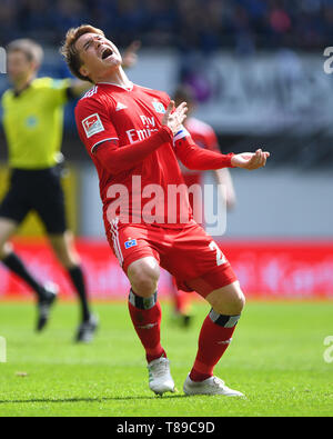 Paderborn, Allemagne. 12 mai, 2019. Gotoku Sakai (HSV Hambourg Hambourg Hambourg) déçu. GES/Soccer/2ème Bundesliga : SC Paderborn - Hamburger SC, 12.05.2019 Football/soccer : 2ème ligue : SC Paderborn vs HSV Hamburg Hamburg Hamburg, paderborn, le 12 mai 2019 | Conditions de crédit dans le monde entier : dpa/Alamy Live News Banque D'Images