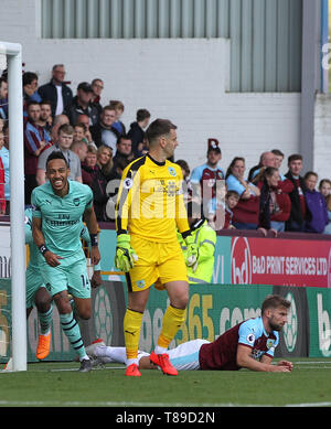 Pierre-Emerick Aubameyang d'Arsenal célèbre après avoir marqué leur deuxième but durant le premier match de championnat entre Arsenal et Burnley à Turf Moor, Burnley le dimanche 12 mai 2019. (Crédit : Mark Fletcher | MI News) usage éditorial uniquement, licence requise pour un usage commercial. Aucune utilisation de pari, de jeux ou d'un seul club/ligue/dvd publications. Photographie peut uniquement être utilisé pour les journaux et/ou à des fins d'édition de magazines. Banque D'Images