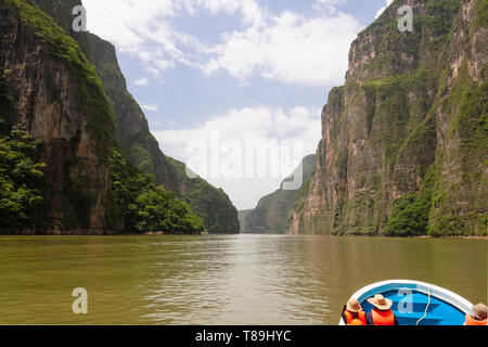 Le Canyon du Sumidero, est un canyon étroit et profond, situé à 5 km de Tuxtla Gutiérrez, capitale de l'état du Chiapas, au Mexique, au sein du gouvernement municipal Banque D'Images