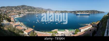 France, Alpes Maritimes, Villefranche sur Mer, le port dans la baie de Villefranche sur Mer Banque D'Images