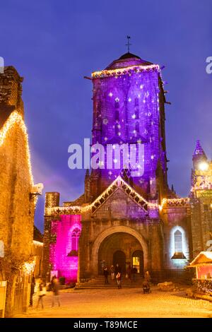 La France, Finistère, Locronan Locronan, le marché de Noël illuminé dans l'un des plus beaux village de France Banque D'Images