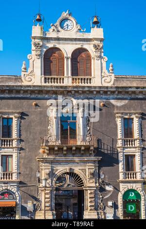 L'Italie, la Sicile, Catane, ville baroque classé Patrimoine Mondial de l'UNESCO, Piazza Stesicoro, Palazzo Tezzano Banque D'Images