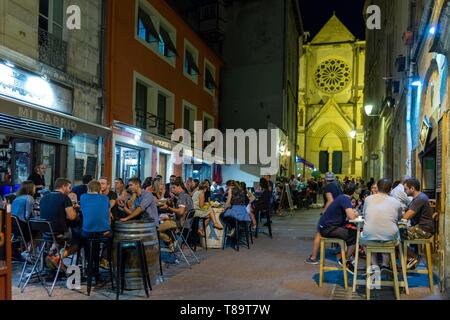 La France, Hérault, Montpellier, quartier Saint-Roch, errances nuit-autour des terrasses de restaurants Banque D'Images