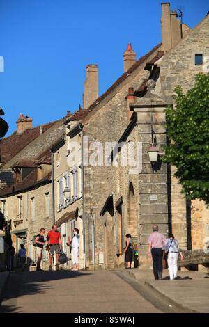 La France, l'Yonne, Vézelay, Parc Naturel Régional du Morvan, Rue St Etienne à Vézelay Banque D'Images