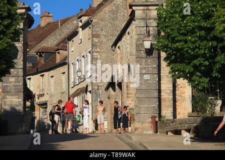 La France, l'Yonne, Vézelay, Parc Naturel Régional du Morvan, Rue St Etienne à Vézelay Banque D'Images