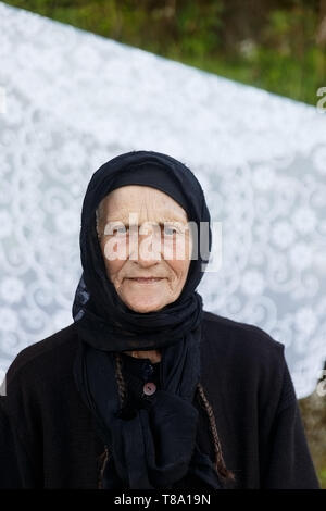 Vieille Femme Albanaise , Gjirokastra Banque D'Images