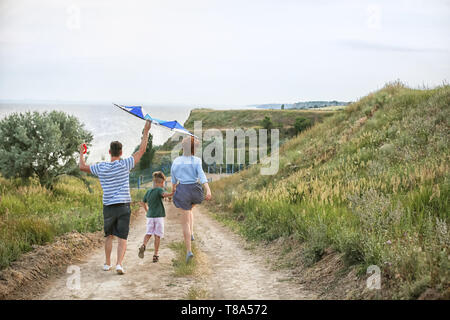 Happy Family outdoors Banque D'Images