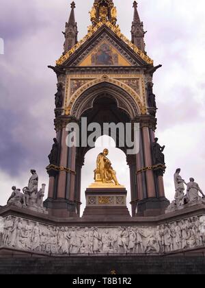 Mémorial du Prince Albert - gothique emblématique de Queen Victoria Memorial construit en 1876. Hyde Park et Kensington Park, Londres, UK Banque D'Images