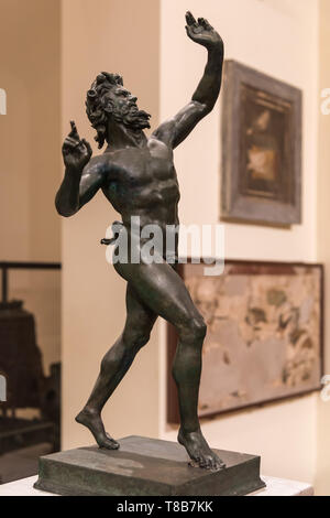 Statue en bronze d'origine de la maison de Faun à Pompéi, Musée Archéologique National, Naples, Italie Banque D'Images