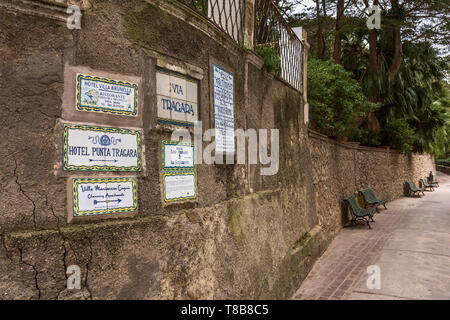 Les plaques de rue à Capri, Italie Banque D'Images