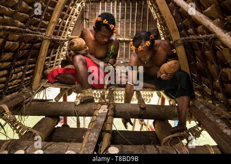 La Papouasie-Nouvelle-Guinée, Milne Bay Province, Encastreaux Trobriands, la mer, l'archipel de l'île de Kiriwina, Okaiboma Village, cérémonie d'Igname Banque D'Images