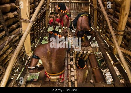 La Papouasie-Nouvelle-Guinée, Milne Bay Province, Encastreaux Trobriands, la mer, l'archipel de l'île de Kiriwina, Okaiboma Village, cérémonie d'Igname Banque D'Images