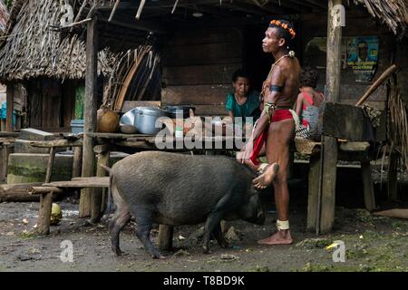 La Papouasie-Nouvelle-Guinée, Milne Bay Province, Encastreaux Trobriands, la mer, l'archipel de l'île de Kiriwina, Okaiboma Milamala, village festival Banque D'Images