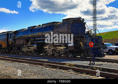 Voici une photo de la locomotive à vapeur Pacific Union européenne connue sous le nom de 'Big Boy 4014' car elle se situe sur l'écran près de Union Station à Ogden, Utah, USA. Banque D'Images