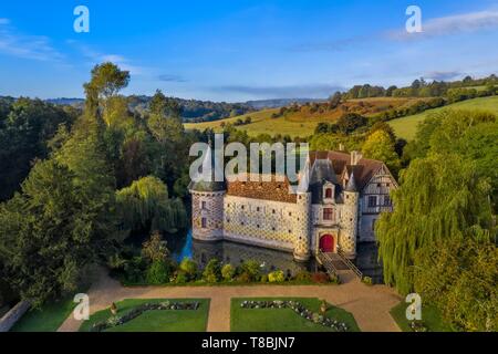 France, Calvados, Pays d'Auge, 15e et 16e siècle de Saint Germain de Livet Château Labellisé Musée de France (vue aérienne) Banque D'Images