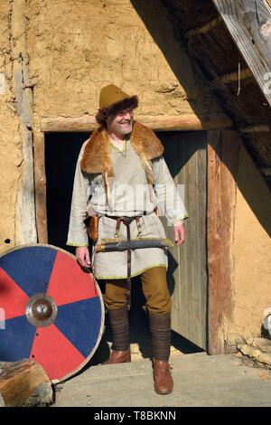 France, Calvados, Herouville saint clair, le Domaine de Beauregard, Ornavik Parc Historique, reconstitution d'un campement viking de l'année 1000, l'espace composé de tentes que les Vikings ont emporté avec eux sur une expédition Banque D'Images
