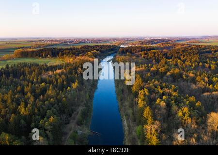 Paysage rivière Wertach, près de Inningen au lever du soleil, près d'Augsbourg, drone abattu, souabe, Bavière, Allemagne Banque D'Images