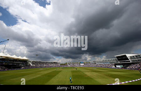 SOUTHAMPTON, Angleterre. 11 MAI 2019 : une vue générale que l'approche de nuages de pluie pendant l'Angleterre v Pakistan, 2e Royal London Insurance International un jour match de cricket international. à l'Ageas Bowl Crédit : Mitchell Gunn/ESPA-Images/Alamy Live News Banque D'Images