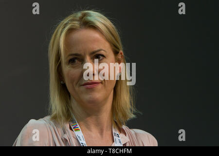 Turin, Italie. Le 11 mai, 2019. L'écrivain et journaliste anglais Jojo Moyes (Pauline Sara 'Jo' Jojo Moyes) est invité de la Foire du livre de Turin 2019 Crédit : Marco Destefanis/Pacific Press/Alamy Live News Banque D'Images