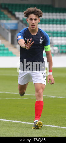 France's Adil Aouchiche célèbre son 4e but durant le championnat d'Europe Moins de 17 match de quart de finale au stade de Tallaght, Dublin. Banque D'Images