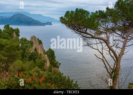 Côte Amalfitaine vue de Capri, Italie Banque D'Images