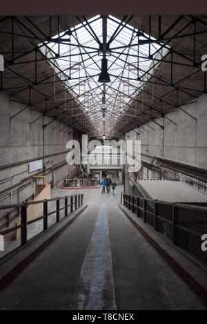 Bruxelles, garage Citroen, Centre Georges Pompidou Kanal, provisorische Öffnung der Hallen zwischen 2018 und 2019 Sommer vor dem Umbau zum multifunktiona Banque D'Images