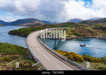 Kylesku Bridge sur la côte nord 500 route panoramique route in Sutherland, Highland, dans le nord de l'Ecosse, Royaume-Uni Banque D'Images