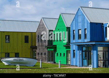 Le Inn at John O' Groats architecture moderne et coloré de hôtel à John O'Groats sur Côte Nord 500 route panoramiques en voiture dans le nord de l'Ecosse, Royaume-Uni Banque D'Images