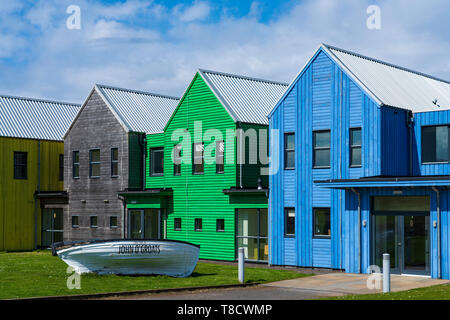 Le Inn at John O' Groats architecture moderne et coloré de hôtel à John O'Groats sur Côte Nord 500 route panoramiques en voiture dans le nord de l'Ecosse, Royaume-Uni Banque D'Images