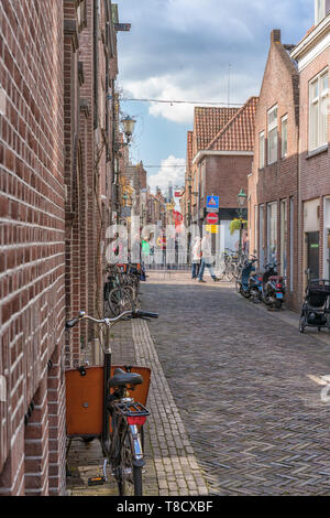 Alkmaar, Pays-Bas - 12 Avril 2019 : vue depuis les rues d'Alkmaar Banque D'Images