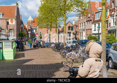 Alkmaar, Pays-Bas - 12 Avril 2019 : vue depuis les rues d'Alkmaar Banque D'Images