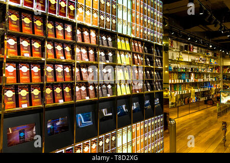 L'intérieur de chocolat et crème glacée boutique Venchi à Richmond, London, UK Banque D'Images