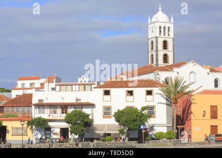 L'Espagne, Iles Canaries, Tenerife, province de Santa Cruz de Tenerife, Garachico, le centre historique (16ème-17ème siècle) avec son église Santa Ana Banque D'Images