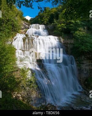 La France, du Jura, de Frasnois, la cascade de l'éventail sur le torrent du Herisson Banque D'Images