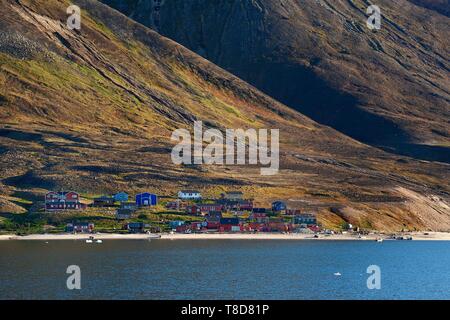 Le Groenland, côte nord-ouest, Murchison Sound au nord de la baie de Baffin, Siorapaluk, le village du nord du Groenland plus Banque D'Images