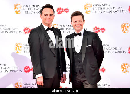 Anthony McPartlin (à gauche) et Declan Donnelly participant à la BAFTA TV awards Virgin Media, s'est tenue au Royal Festival Hall de Londres. Banque D'Images