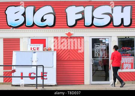 Canada, Nouveau-Brunswick, Acadie, comté de Westmorland, à Shediac (auto-proclamée capitale mondiale du homard), Big Fish, le marché aux poissons Homard Vente Banque D'Images