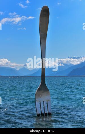 La Suisse, canton de Vaud, Vevey, sur le lac, Quai Perdonnet, fourche sculpture Jean Pierre Zaugg Banque D'Images