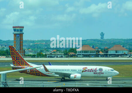 Un Boeing 737-800 de l'avion roulait sur la piste d'Air Batik de l'aéroport de Denpasar, 14.08.2018 Banque D'Images